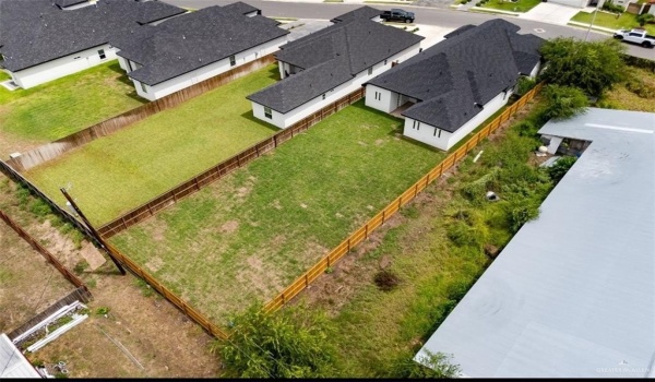 8003 N 55th Lane, McAllen, TX 78504, 4 Bedrooms Bedrooms, ,5 BathroomsBathrooms,Residential,For Sale,8003 N 55th Lane,465261