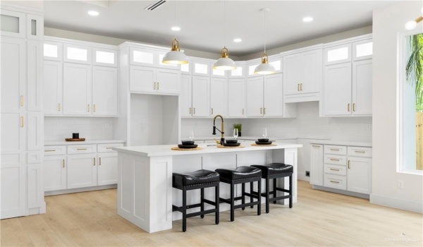 8003 N 55th Lane, McAllen, TX 78504, 4 Bedrooms Bedrooms, ,5 BathroomsBathrooms,Residential,For Sale,8003 N 55th Lane,465261
