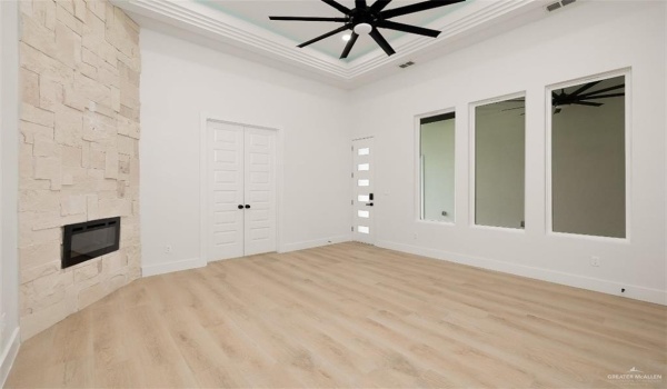 8003 N 55th Lane, McAllen, TX 78504, 4 Bedrooms Bedrooms, ,5 BathroomsBathrooms,Residential,For Sale,8003 N 55th Lane,465261