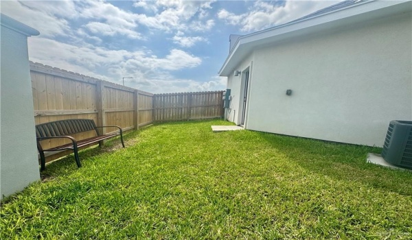 910 N Spruce Street #3, Edinburg, TX 78541, 1 Bedroom Bedrooms, ,1 BathroomBathrooms,Residential Lease,For Rent,910 N Spruce Street,470560