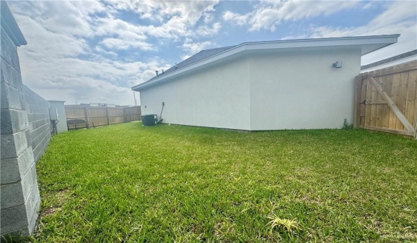 910 N Spruce Street #3, Edinburg, TX 78541, 1 Bedroom Bedrooms, ,1 BathroomBathrooms,Residential Lease,For Rent,910 N Spruce Street,470560