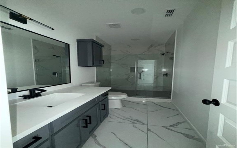 2107 Dragonfly Street #1, Mission, TX 78572, 2 Bedrooms Bedrooms, ,2 BathroomsBathrooms,Residential Lease,For Rent,2107 Dragonfly Street,470574