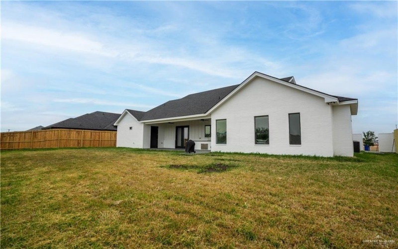 2404 Vanderbilt Avenue, McAllen, TX 78504, 3 Bedrooms Bedrooms, ,3 BathroomsBathrooms,Residential,For Sale,2404 Vanderbilt Avenue,470576