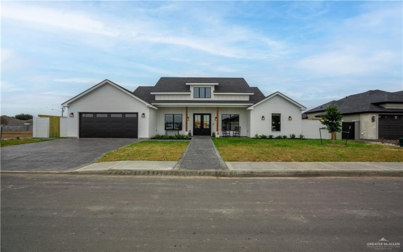 2404 Vanderbilt Avenue, McAllen, TX 78504, 3 Bedrooms Bedrooms, ,3 BathroomsBathrooms,Residential,For Sale,2404 Vanderbilt Avenue,470576