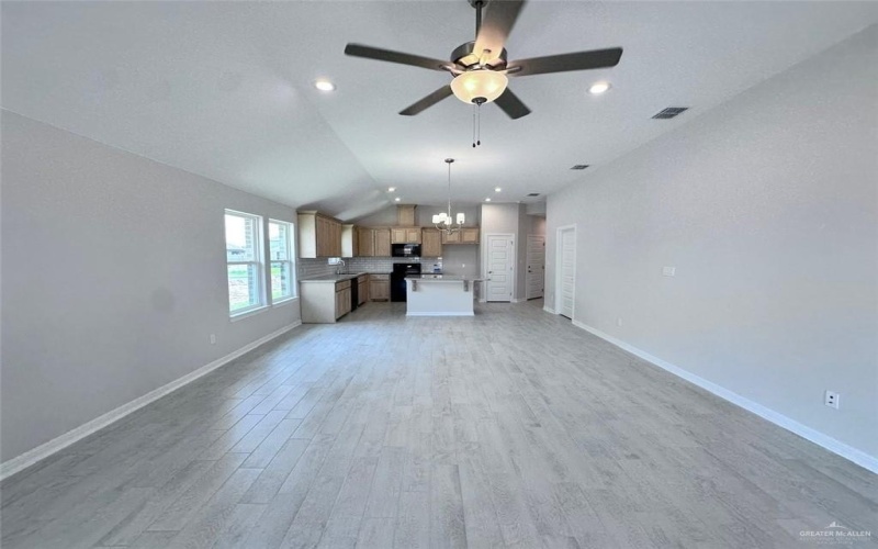 8329 35th Lane, McAllen, TX 78504, 3 Bedrooms Bedrooms, ,2 BathroomsBathrooms,Residential Lease,For Rent,8329 35th Lane,470578