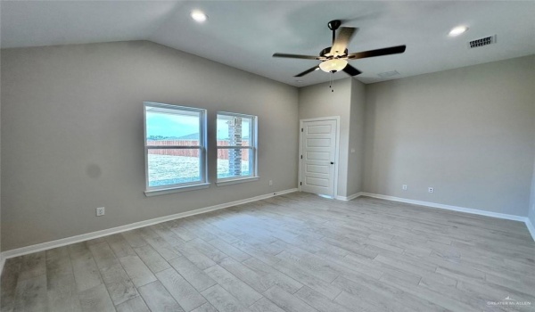 8329 35th Lane, McAllen, TX 78504, 3 Bedrooms Bedrooms, ,2 BathroomsBathrooms,Residential Lease,For Rent,8329 35th Lane,470578