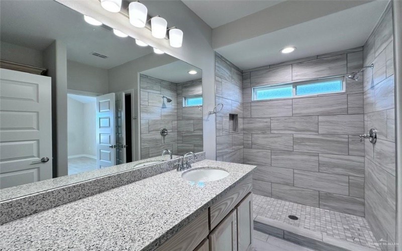8329 35th Lane, McAllen, TX 78504, 3 Bedrooms Bedrooms, ,2 BathroomsBathrooms,Residential Lease,For Rent,8329 35th Lane,470578