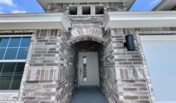 8329 35th Lane, McAllen, TX 78504, 3 Bedrooms Bedrooms, ,2 BathroomsBathrooms,Residential Lease,For Rent,8329 35th Lane,470578