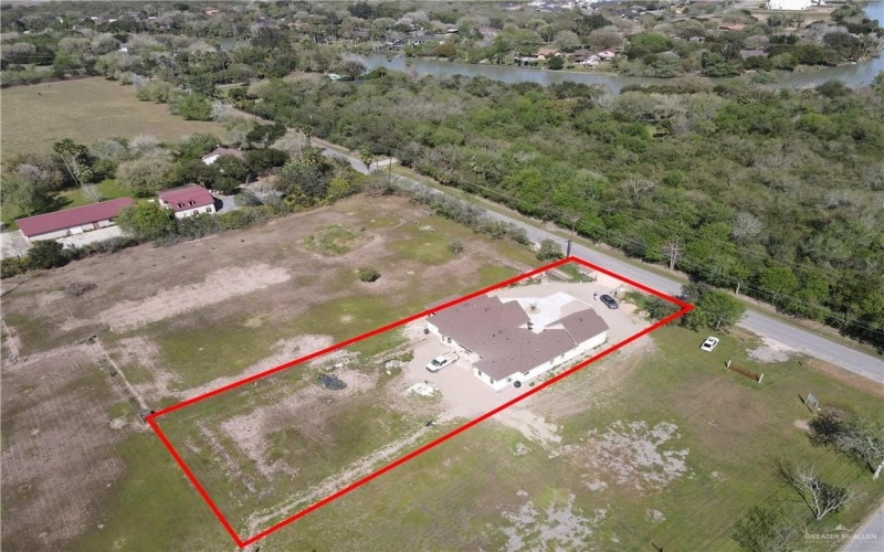 4521 N Central Avenue, Brownsville, TX 78526, 4 Bedrooms Bedrooms, ,5 BathroomsBathrooms,Residential,For Sale,4521 N Central Avenue,465384