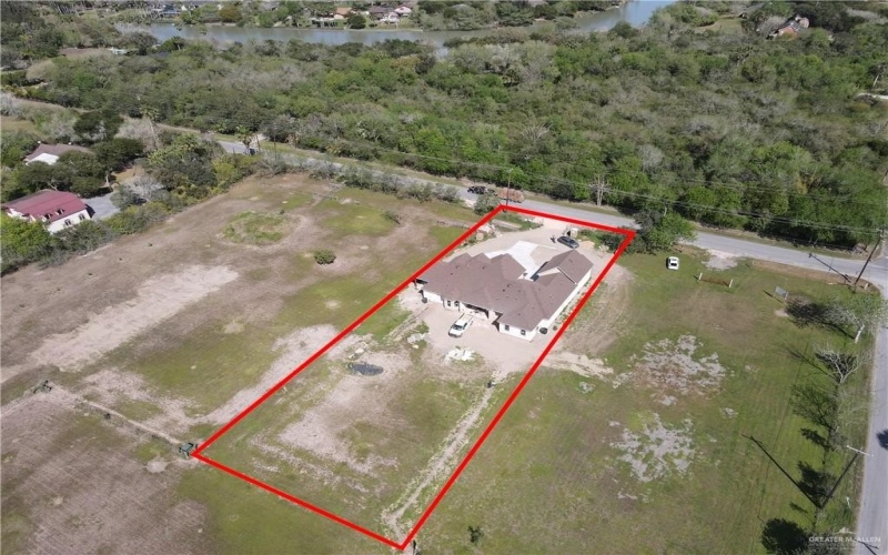 4521 N Central Avenue, Brownsville, TX 78526, 4 Bedrooms Bedrooms, ,5 BathroomsBathrooms,Residential,For Sale,4521 N Central Avenue,465384