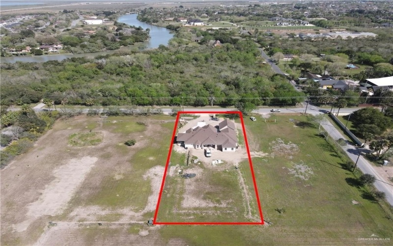 4521 N Central Avenue, Brownsville, TX 78526, 4 Bedrooms Bedrooms, ,5 BathroomsBathrooms,Residential,For Sale,4521 N Central Avenue,465384
