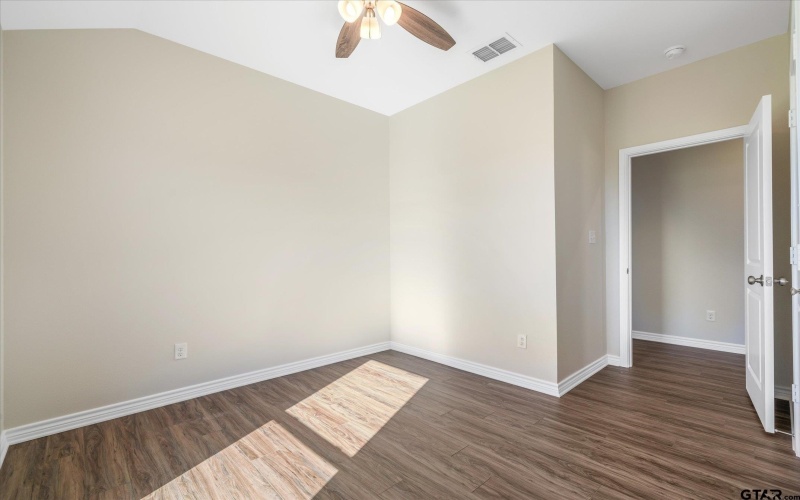719 County Road 2754, Mineola, TX 75773, ,5 BañosBaños,Residential Multi Family,En Venta,719 County Road 2754,24013681