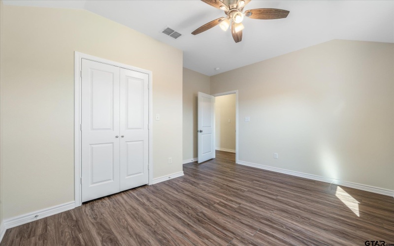 719 County Road 2754, Mineola, TX 75773, ,5 BañosBaños,Residential Multi Family,En Venta,719 County Road 2754,24013681