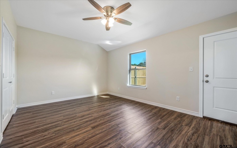 719 County Road 2754, Mineola, TX 75773, ,5 BañosBaños,Residential Multi Family,En Venta,719 County Road 2754,24013681