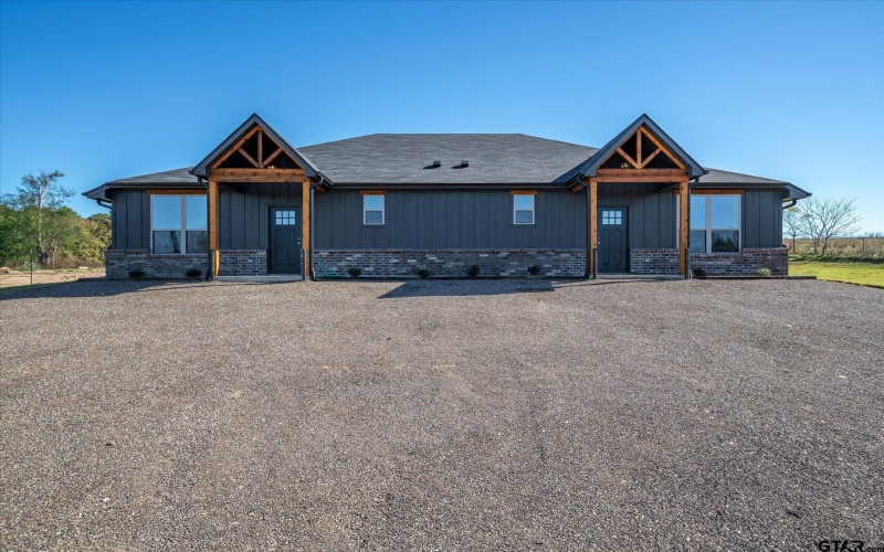 719 County Road 2754, Mineola, TX 75773, ,5 BañosBaños,Residential Multi Family,En Venta,719 County Road 2754,24013681