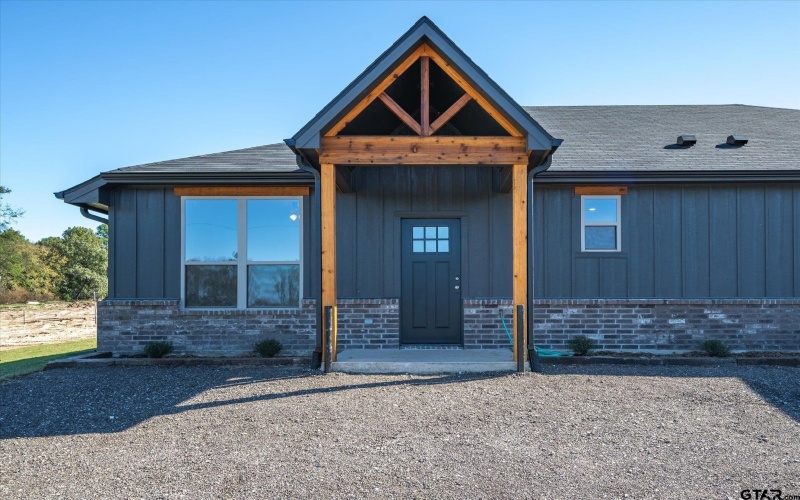 719 County Road 2754, Mineola, TX 75773, ,5 BañosBaños,Residential Multi Family,En Venta,719 County Road 2754,24013681