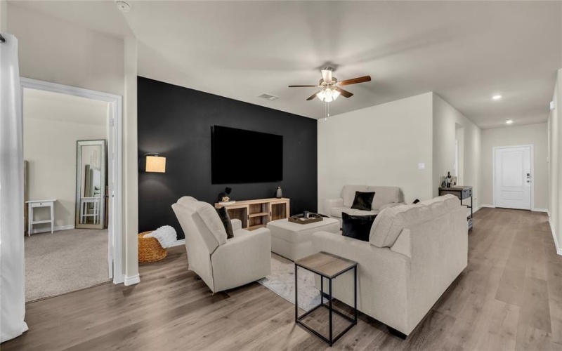 9817 Daisy Mae Lane, Aubrey, TX 76227, 4 Bedrooms Bedrooms, ,2 BathroomsBathrooms,Residential,For Sale,9817 Daisy Mae Lane,20868644