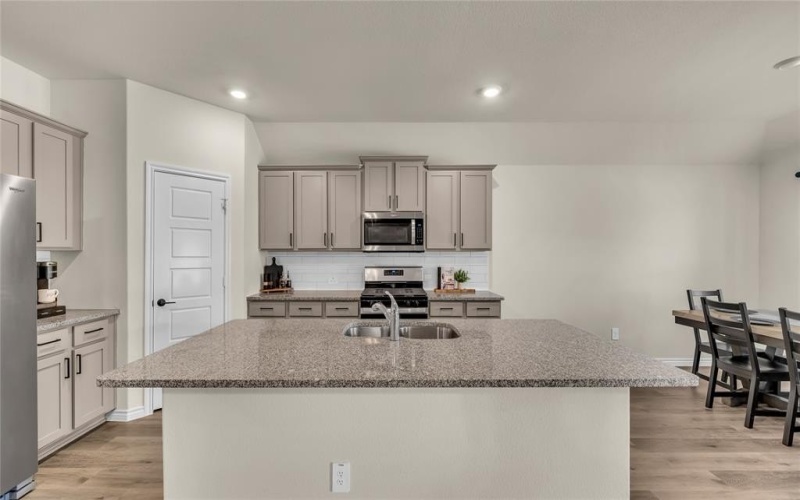 9817 Daisy Mae Lane, Aubrey, TX 76227, 4 Bedrooms Bedrooms, ,2 BathroomsBathrooms,Residential,For Sale,9817 Daisy Mae Lane,20868644