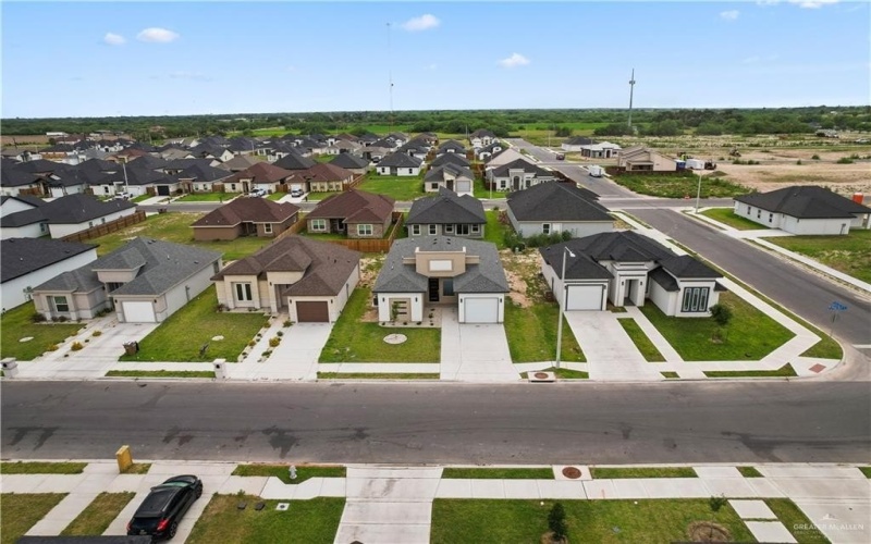 5928 N Playa Del Sol Street, Edinburg, TX 78542, 3 Bedrooms Bedrooms, ,2 BathroomsBathrooms,Residential,For Sale,5928 N Playa Del Sol Street,465394