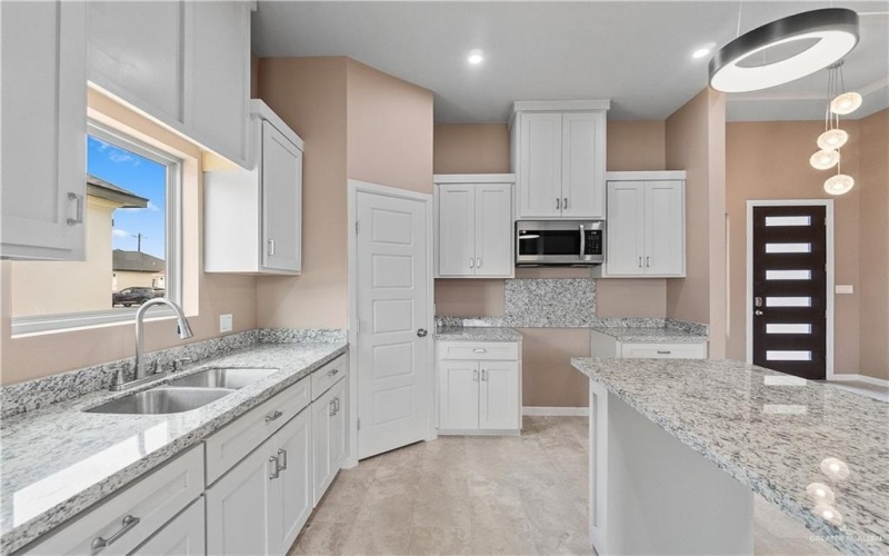 5928 N Playa Del Sol Street, Edinburg, TX 78542, 3 Bedrooms Bedrooms, ,2 BathroomsBathrooms,Residential,For Sale,5928 N Playa Del Sol Street,465394