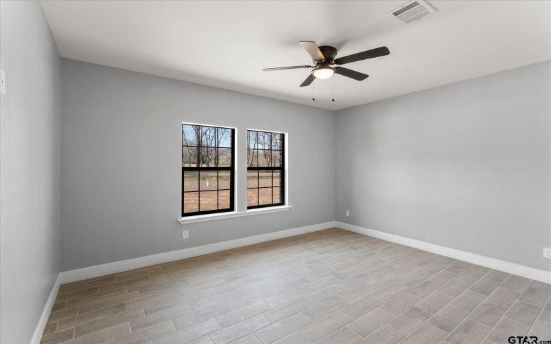 201 S Quille, Mt Pleasant, TX 75455, 4 Bedrooms Bedrooms, ,2 BathroomsBathrooms,Residential,For Sale,201 S Quille,24014298