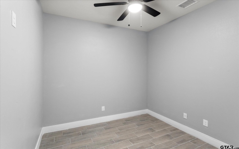 201 S Quille, Mt Pleasant, TX 75455, 4 Bedrooms Bedrooms, ,2 BathroomsBathrooms,Residential,For Sale,201 S Quille,24014298