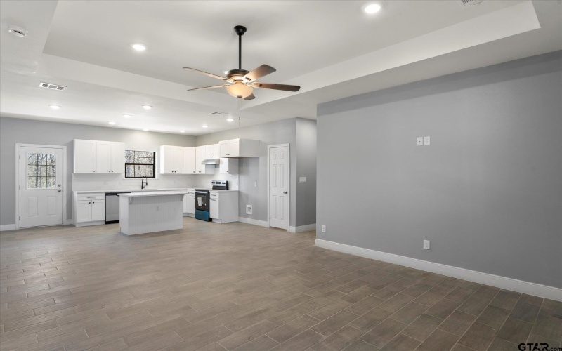 201 S Quille, Mt Pleasant, TX 75455, 4 Bedrooms Bedrooms, ,2 BathroomsBathrooms,Residential,For Sale,201 S Quille,24014298