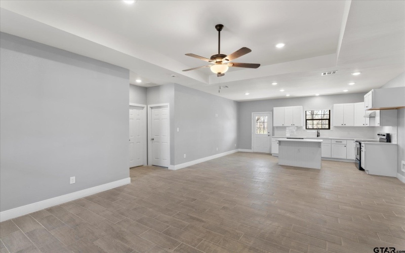 201 S Quille, Mt Pleasant, TX 75455, 4 Bedrooms Bedrooms, ,2 BathroomsBathrooms,Residential,For Sale,201 S Quille,24014298