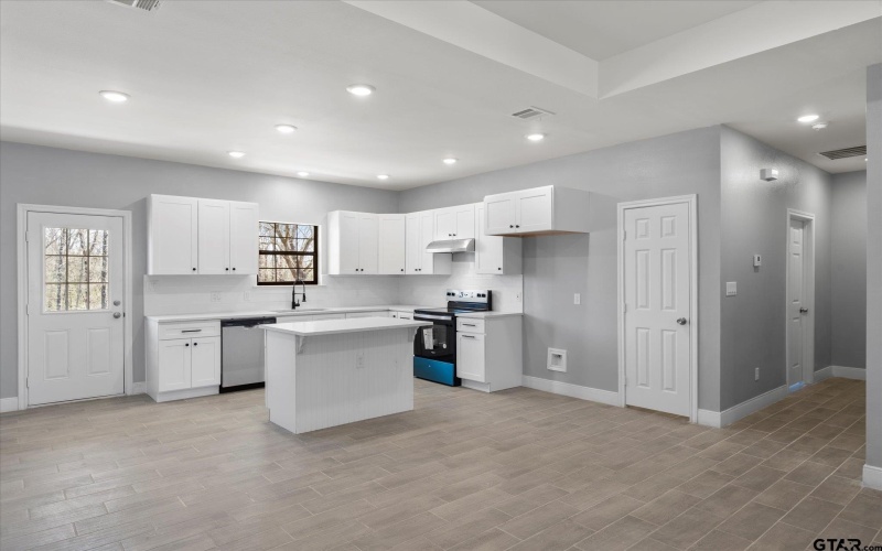 201 S Quille, Mt Pleasant, TX 75455, 4 Bedrooms Bedrooms, ,2 BathroomsBathrooms,Residential,For Sale,201 S Quille,24014298