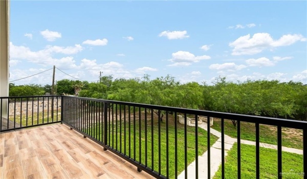 12304 Lakeview Drive, Edinburg, TX 78541, 4 Bedrooms Bedrooms, ,3 BathroomsBathrooms,Residential Lease,For Rent,12304 Lakeview Drive,470676