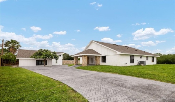 12304 Lakeview Drive, Edinburg, TX 78541, 4 Bedrooms Bedrooms, ,3 BathroomsBathrooms,Residential Lease,For Rent,12304 Lakeview Drive,470676