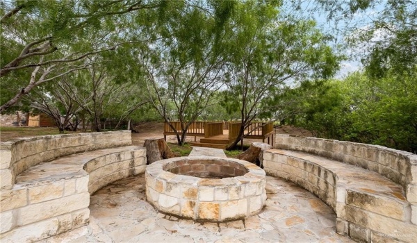 12304 Lakeview Drive, Edinburg, TX 78541, 4 Bedrooms Bedrooms, ,3 BathroomsBathrooms,Residential Lease,For Rent,12304 Lakeview Drive,470676
