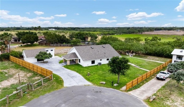 12304 Lakeview Drive, Edinburg, TX 78541, 4 Bedrooms Bedrooms, ,3 BathroomsBathrooms,Residential Lease,For Rent,12304 Lakeview Drive,470676