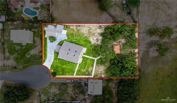 12304 Lakeview Drive, Edinburg, TX 78541, 4 Bedrooms Bedrooms, ,3 BathroomsBathrooms,Residential Lease,For Rent,12304 Lakeview Drive,470676