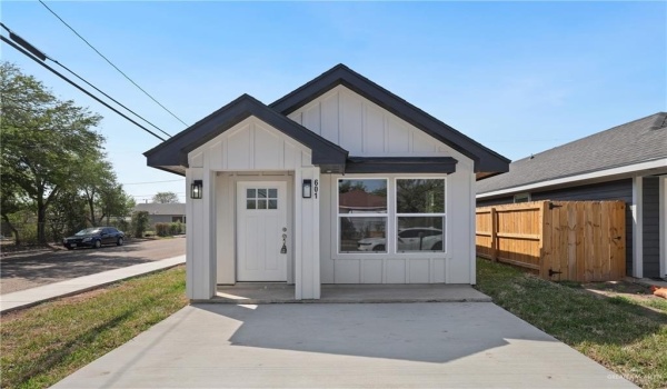 601 W Huisache Street, Weslaco, TX 78596, 3 Bedrooms Bedrooms, ,2 BathroomsBathrooms,Residential,For Sale,601 W Huisache Street,465483