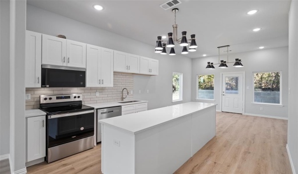 2100 Cactus Alley, Granbury, TX 76048, 3 Bedrooms Bedrooms, ,2 BathroomsBathrooms,Residential,For Sale,2100 Cactus Alley,20868662