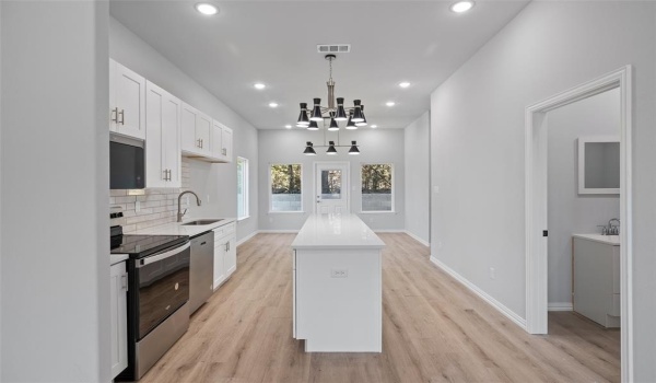2100 Cactus Alley, Granbury, TX 76048, 3 Bedrooms Bedrooms, ,2 BathroomsBathrooms,Residential,For Sale,2100 Cactus Alley,20868662