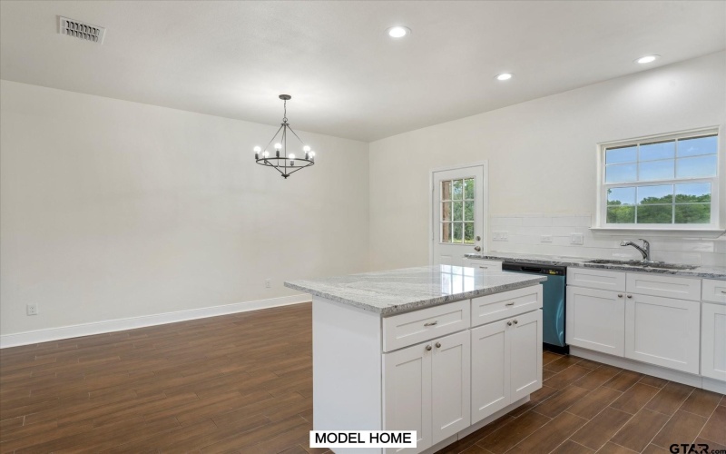 211 S Quille, Mt Pleasant, TX 75455, 4 Bedrooms Bedrooms, ,2 BathroomsBathrooms,Residential,For Sale,211 S Quille,24015154