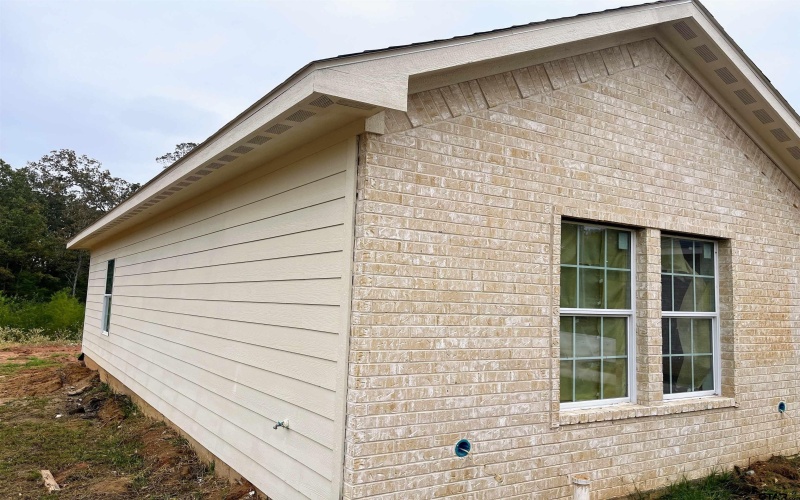 211 S Quille, Mt Pleasant, TX 75455, 4 Bedrooms Bedrooms, ,2 BathroomsBathrooms,Residential,For Sale,211 S Quille,24015154