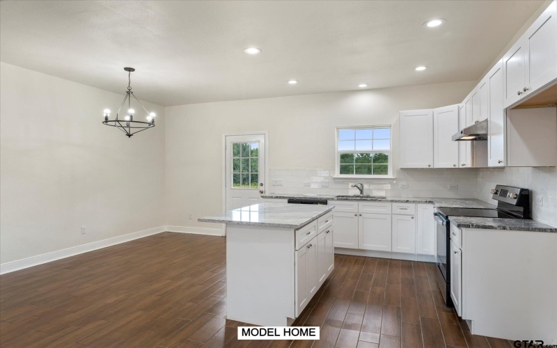 211 S Quille, Mt Pleasant, TX 75455, 4 Bedrooms Bedrooms, ,2 BathroomsBathrooms,Residential,For Sale,211 S Quille,24015154