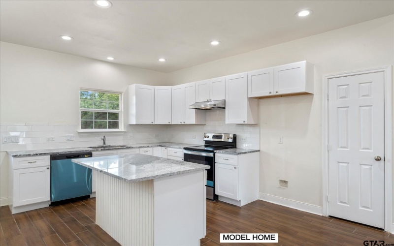 211 S Quille, Mt Pleasant, TX 75455, 4 Bedrooms Bedrooms, ,2 BathroomsBathrooms,Residential,For Sale,211 S Quille,24015154