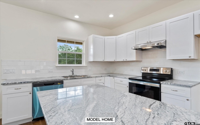 211 S Quille, Mt Pleasant, TX 75455, 4 Bedrooms Bedrooms, ,2 BathroomsBathrooms,Residential,For Sale,211 S Quille,24015154