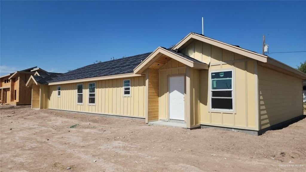 909 Skyview Street, Weslaco, TX 78599, ,Residential Multi Family,En Venta,909 Skyview Street,465508