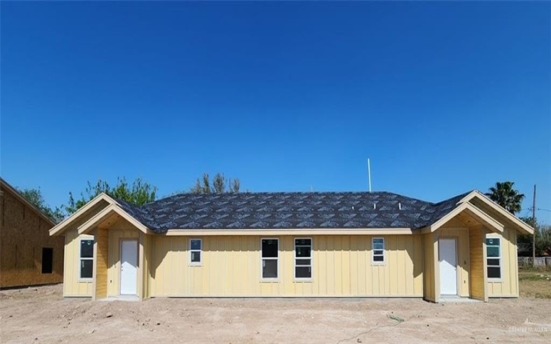 909 Skyview Street, Weslaco, TX 78599, ,Residential Multi Family,En Venta,909 Skyview Street,465508