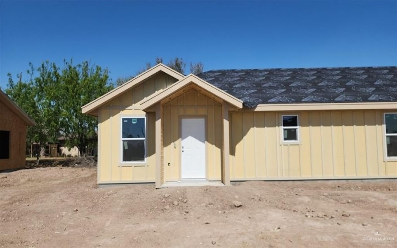909 Skyview Street, Weslaco, TX 78599, ,Residential Multi Family,En Venta,909 Skyview Street,465508