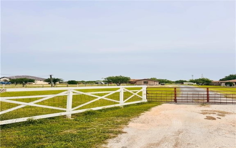 2420 Mile 13 N, Donna, TX 78537, 1 Bedroom Bedrooms, ,1 BathroomBathrooms,Residential,For Sale,2420 Mile 13 N,465510