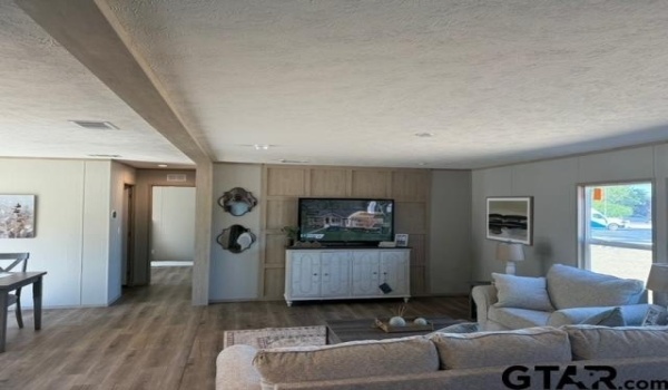 435 CAROLINE BEND, Bullard, TX 75757, 3 Bedrooms Bedrooms, ,2 BathroomsBathrooms,Residential,For Sale,435 CAROLINE BEND,24015360