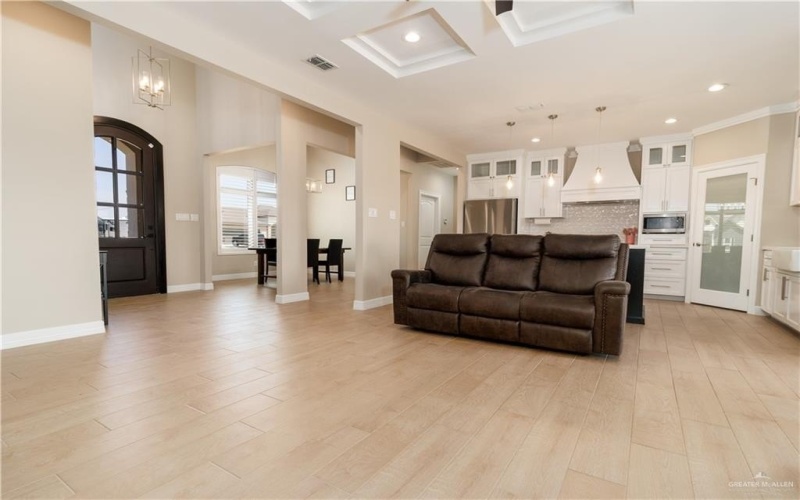 6316 Cardiff Avenue, Edinburg, TX 78542, 3 Bedrooms Bedrooms, ,2 BathroomsBathrooms,Residential,For Sale,6316 Cardiff Avenue,465540