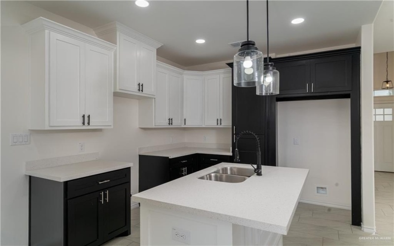 328 N Leon Avenue, Elsa, TX 78543, 3 Bedrooms Bedrooms, ,2 BathroomsBathrooms,Residential,For Sale,328 N Leon Avenue,470822