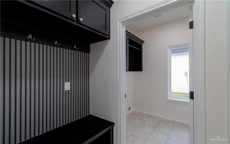 328 N Leon Avenue, Elsa, TX 78543, 3 Bedrooms Bedrooms, ,2 BathroomsBathrooms,Residential,For Sale,328 N Leon Avenue,470822